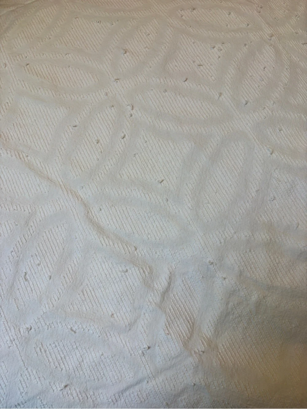 Vintage king Plush Textured White chenille‎ coverlet. Bag22